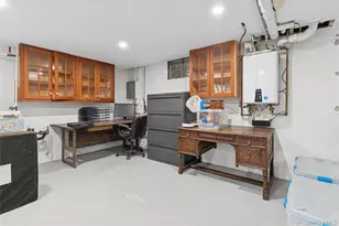 33 Whalers Dr, Sag Harbor, NY 11963 - Photo 27