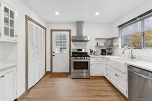 33 Whalers Dr, Sag Harbor, NY 11963 - Photo 13