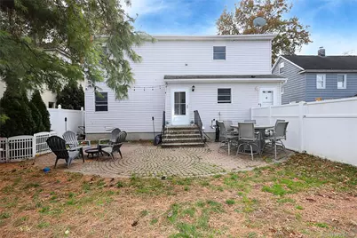 83 Lexington Avenue, Westbury, NY 11590 - Photo 21