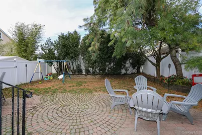 83 Lexington Avenue, Westbury, NY 11590 - Photo 19