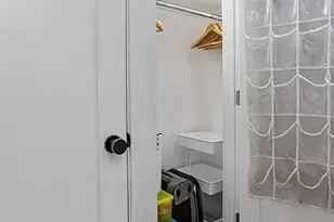 304 E 41st St, New York, NY 10017 - Photo 3