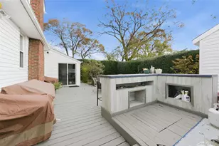 42 Homecrest Ct, Oceanside, NY 11572 - Photo 23