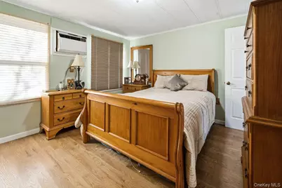 19 Dogwood Lane, Manorville, NY 11949 - Photo 11