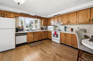 19 Dogwood Ln, Manorville, NY 11949 - Photo 3