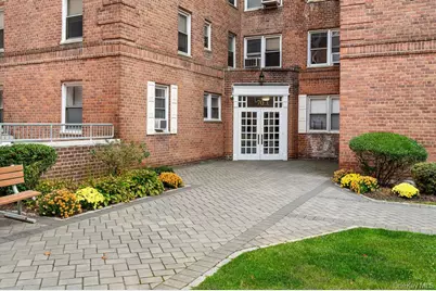 70 Locust Avenue #B101, New Rochelle, NY 10801 - Photo 3