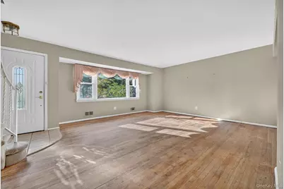 34 Poplar Street, Nanuet, NY 10954 - Photo 3