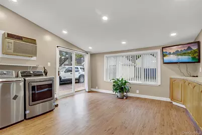 60 Parsons Drive, Hempstead, NY 11550 - Photo 9