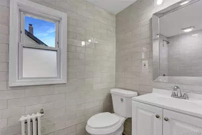 60 Parsons Drive, Hempstead, NY 11550 - Photo 23