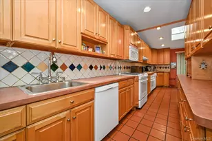 73-41 141st Pl, Kew Gardens, NY 11367 - Photo 5