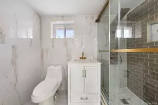 1035 Glen Dr, Franklin Square, NY 11010 - Photo 25