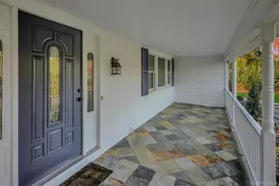 43 Edcris Ln, Huntington, NY 11743 - Photo 3