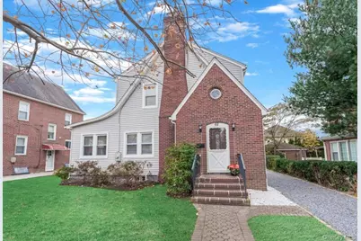 62 Essex Road, Great Neck, NY 11023 - Photo 1