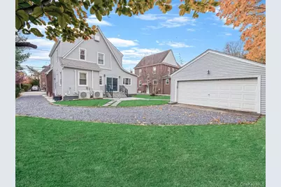 62 Essex Road, Great Neck, NY 11023 - Photo 23