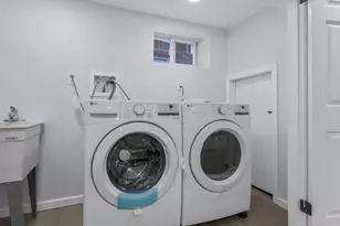 62 Essex Rd, Great Neck, NY 11023 - Photo 21