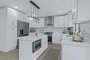 62 Essex Rd, Great Neck, NY 11023 - Photo 9