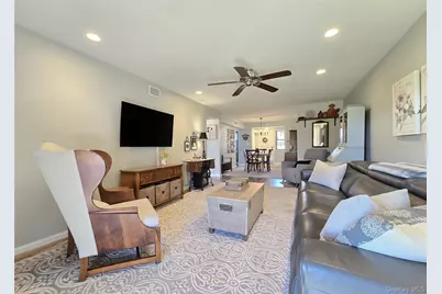 324 Mariners Way, Copiague, NY 11726 - Photo 9