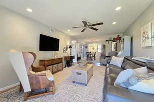 324 Mariners Way, Copiague, NY 11726 - Photo 9