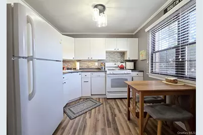 324 Mariners Way, Copiague, NY 11726 - Photo 5