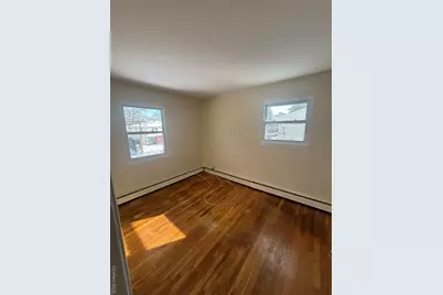 148 N 22nd Street #2 nd floor, Wheatley Heights, NY 11798 - Photo 11