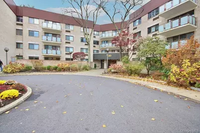 30 Greenridge Avenue #3G, White Plains, NY 10605 - Photo 1