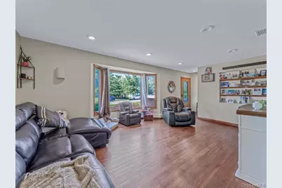 4 Whitebirch Lane, Commack, NY 11725 - Photo 3