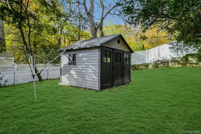 133 Oak Drive, Calverton, NY 11933 - Photo 19