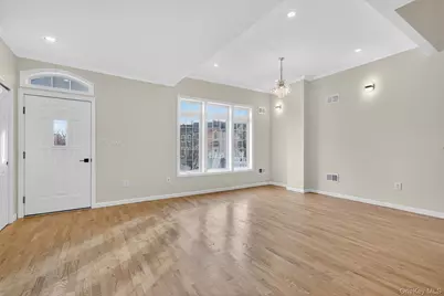 34 Alexander Court, Nanuet, NY 10954 - Photo 3