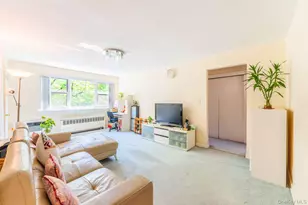 69-28 Kissena Blvd, Kew Gardens, NY 11367 - Photo 5