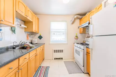 69-28 Kissena Boulevard #130B, Kew Gardens, NY 11367 - Photo 15