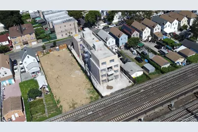 172-30 93 Rd Avenue, Jamaica, NY 11433 - Photo 3