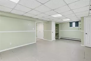 959 N 5th St, New Hyde Park, NY 11040 - Photo 21