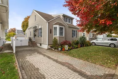 959 N 5th Street, New Hyde Park, NY 11040 - Photo 1