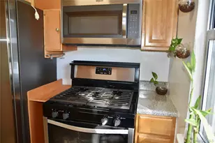 198-44 Pompeii Ave, Hollis, NY 11423 - Photo 9