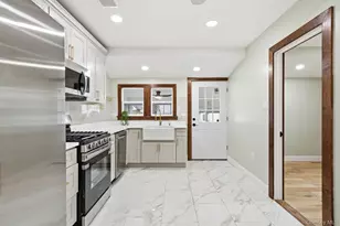 104-11 205th St, Saint Albans, NY 11412 - Photo 13