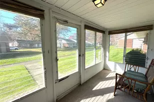 215 Woodbridge Dr, Ridge, NY 11961 - Photo 3