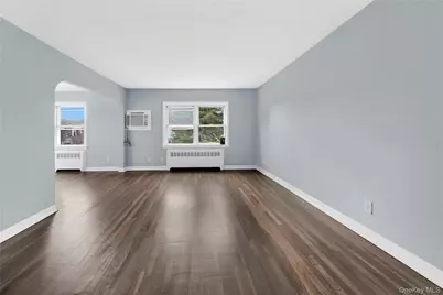 28 Crestmont Avenue, Yonkers, NY 10704 - Photo 9