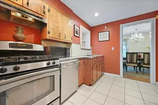 143 Bromleigh Rd, Garden City, NY 11530 - Photo 13