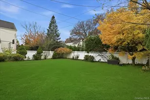 143 Bromleigh Rd, Garden City, NY 11530 - Photo 29