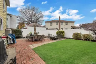 35 Gibson Blvd, Valley Stream, NY 11581 - Photo 23