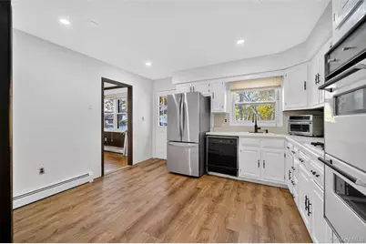 404 Carlton Circle, New Windsor, NY 12553 - Photo 9