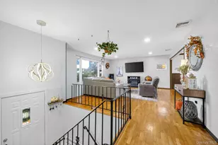 404 Carlton Cir, New Windsor, NY 12553 - Photo 3