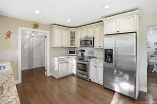 15 Club Dr, Southampton, NY 11968 - Photo 9