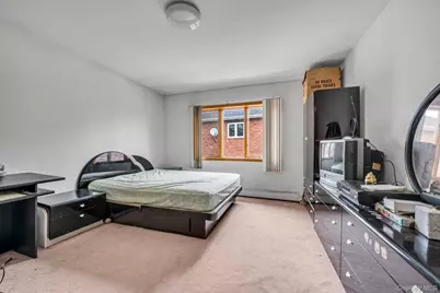 25271 Brattle Avenue, Little Neck, NY 11362 - Photo 7