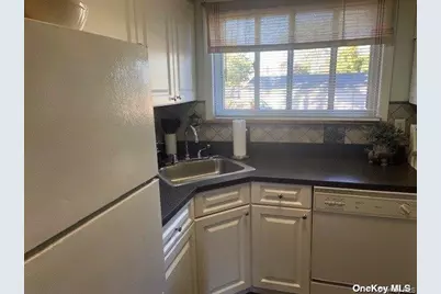 990 Fenwood #1, Valley Stream, NY 11580 - Photo 5