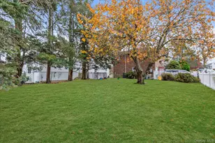 26 Humphrey Dr, Syosset, NY 11791 - Photo 15