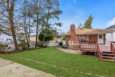 26 Humphrey Drive, Syosset, NY 11791 - Photo 13