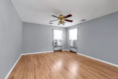 26 Humphrey Drive, Syosset, NY 11791 - Photo 7