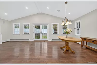 7 Claire Avenue, Huntington Station, NY 11746 - Photo 11