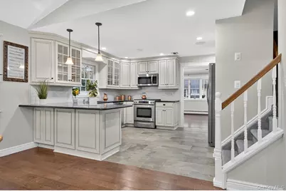 7 Claire Avenue, Huntington Station, NY 11746 - Photo 19