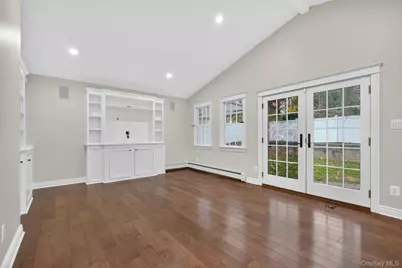 7 Claire Avenue, Huntington Station, NY 11746 - Photo 15